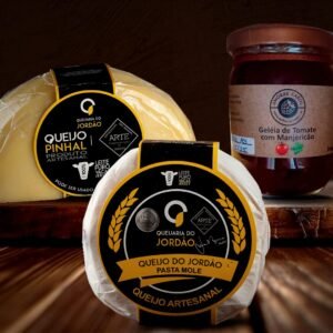 Kit com Queijo do Jordão Pasta Mole, Queijo Pinhal e Geleia de Tomate com Manjericão